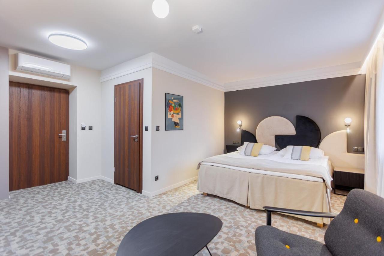 Hotel Tarnovia Tarnów Esterno foto