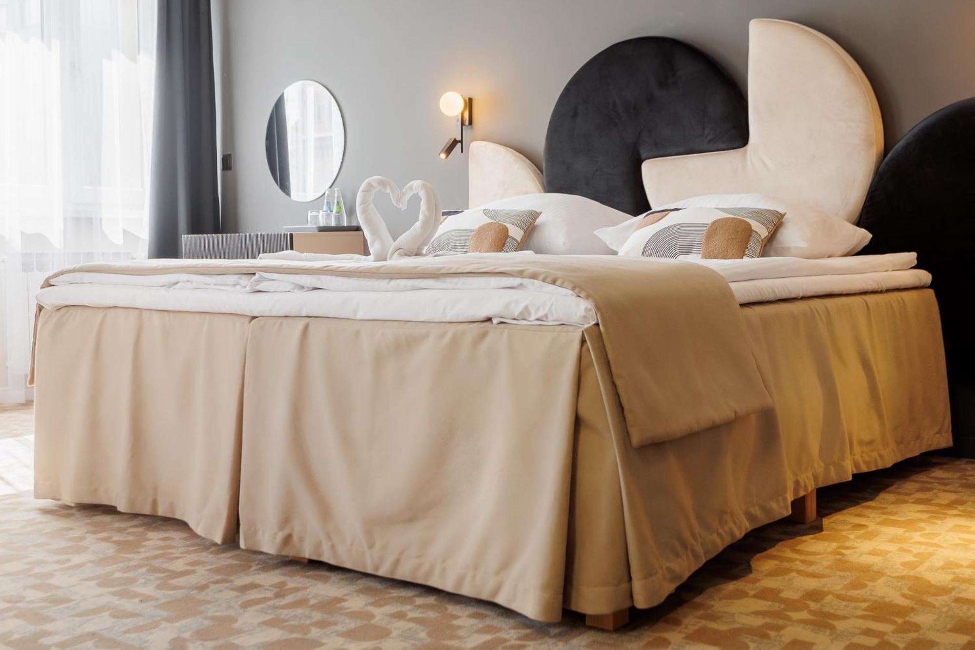 Hotel Tarnovia Tarnów Esterno foto