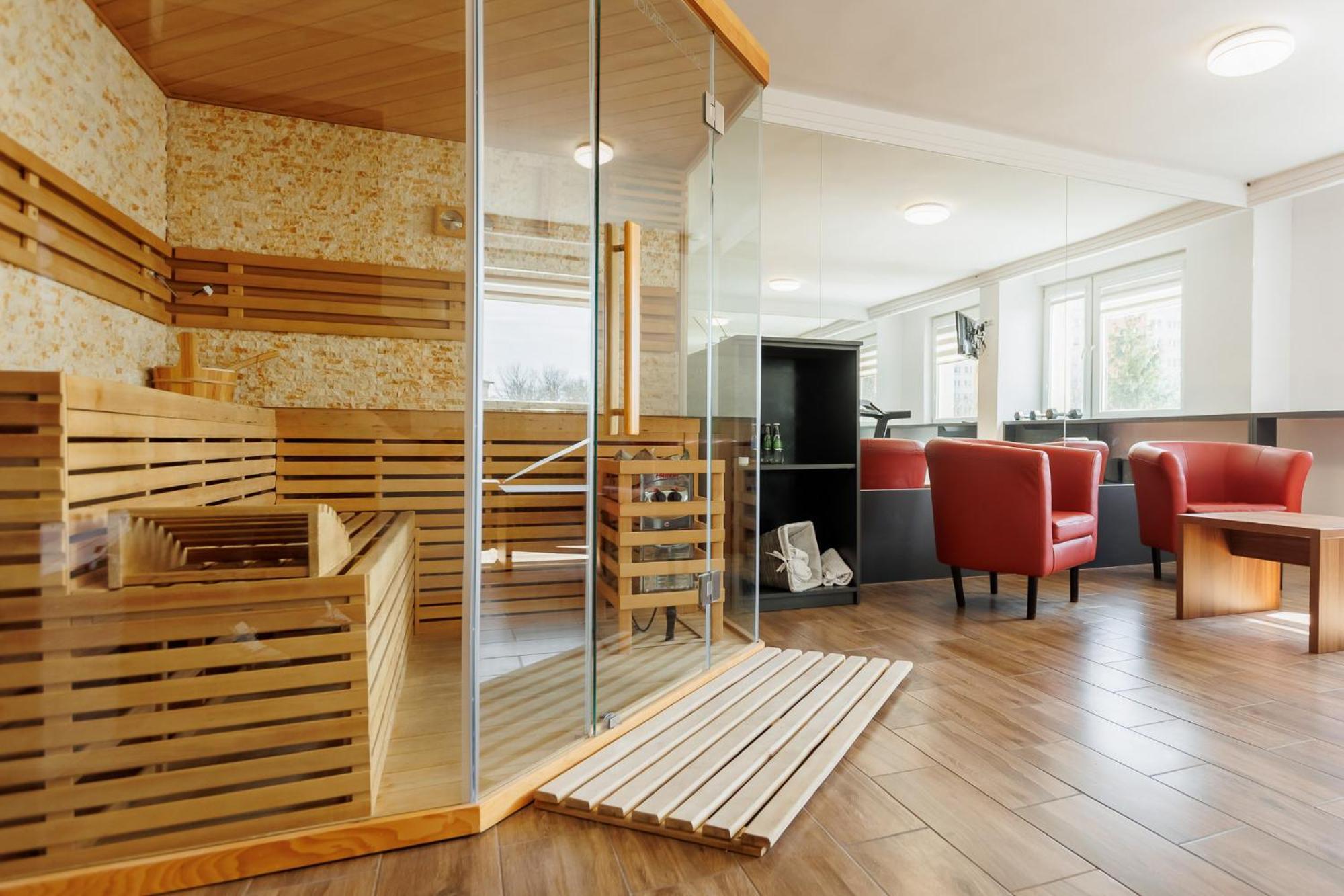 Hotel Tarnovia Tarnów Esterno foto