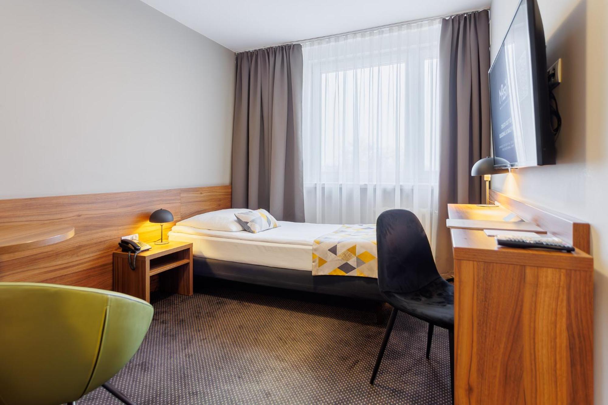 Hotel Tarnovia Tarnów Esterno foto