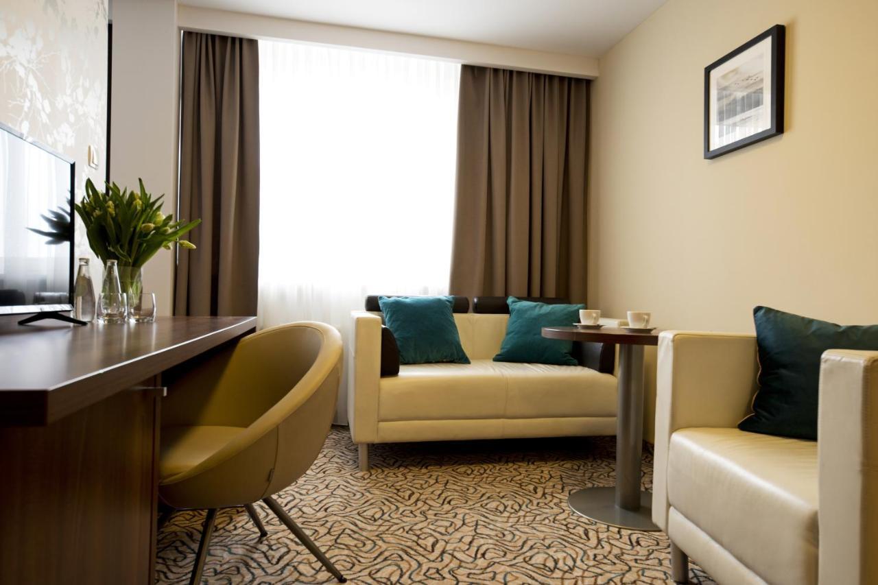 Hotel Tarnovia Tarnów Esterno foto